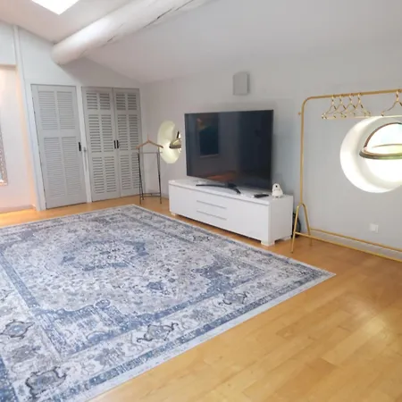 Holiday home Prestigious Mas: Countryside Retreat Near Avignon With Pool Caumont-sur-Durance