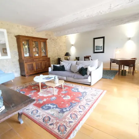 Prestigious Mas: Countryside Retreat Near Avignon With Pool Holiday home *
