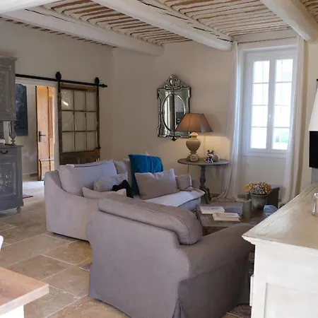 Holiday home Prestigious Mas: Countryside Retreat Near Avignon With Pool