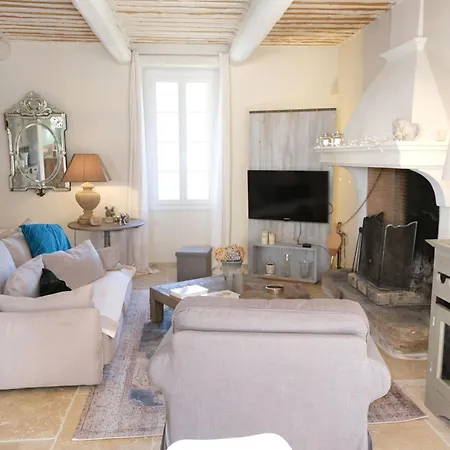Prestigious Mas: Countryside Retreat Near Avignon With Pool