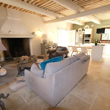 Prestigious Mas: Countryside Retreat Near Avignon With Pool Holiday home *