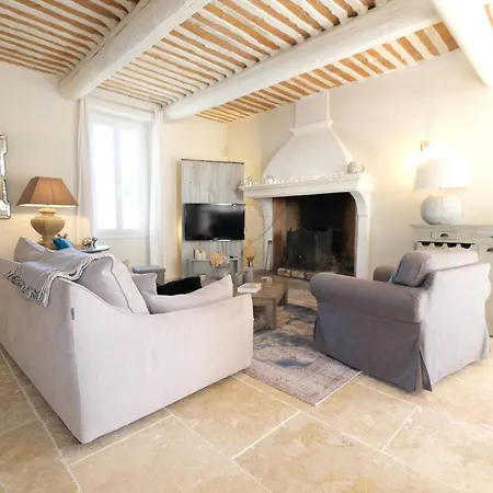 Prestigious Mas: Countryside Retreat Near Avignon With Pool Holiday home